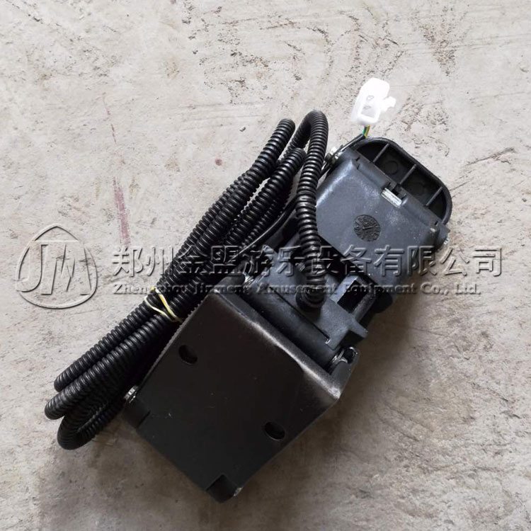 腳踏板_電瓶碰碰車_游樂設(shè)備配件