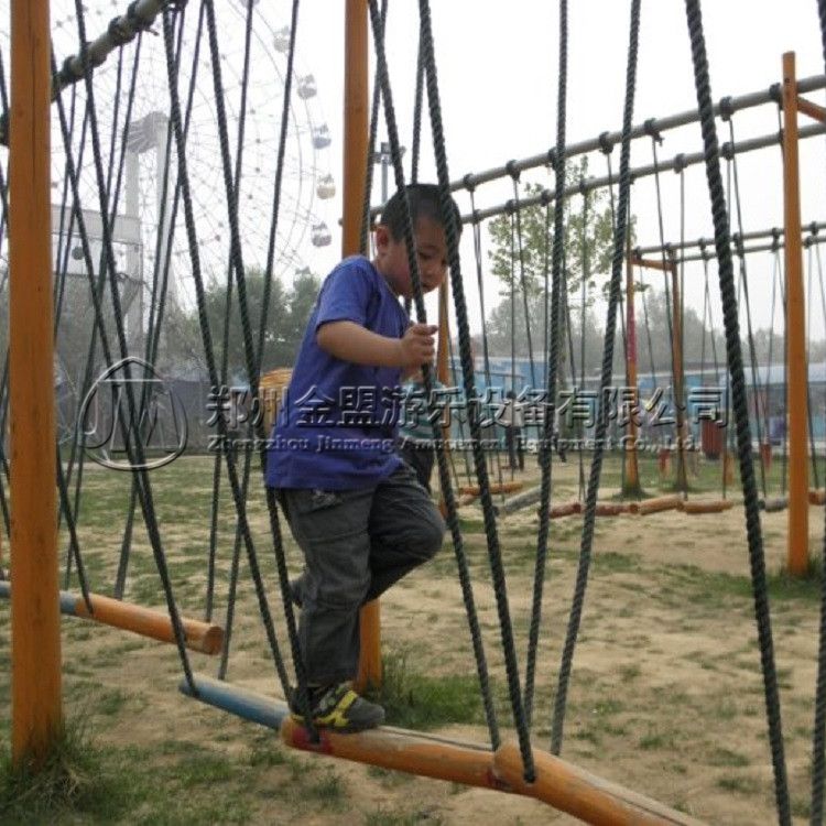 吊樁_體能樂園