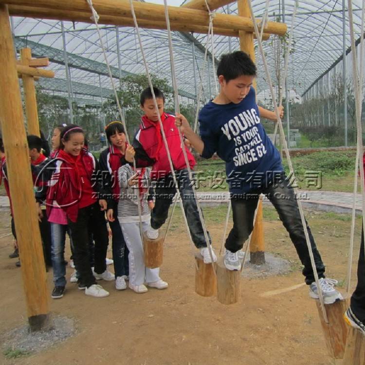 吊樁_體能樂園